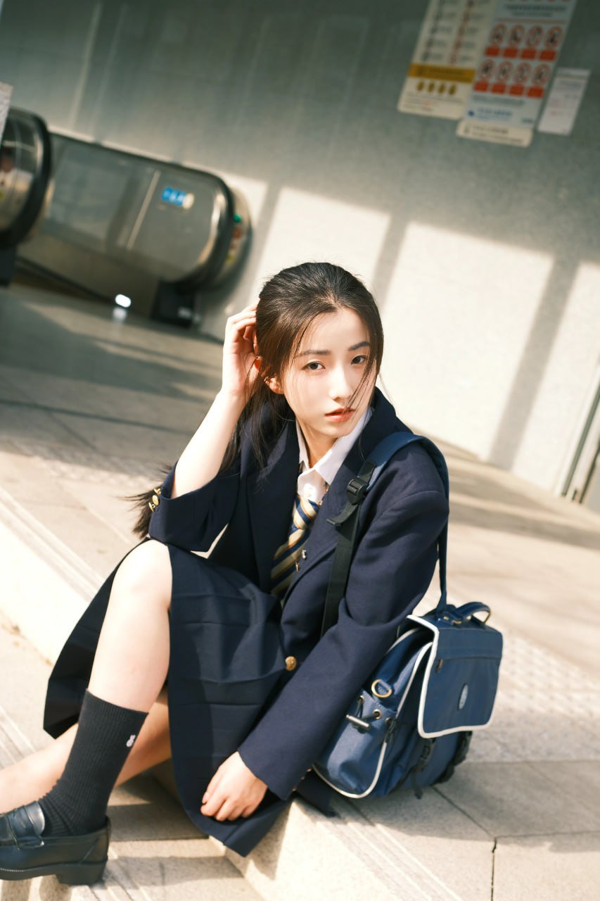 女大学生赚学费 女大学生赚学费