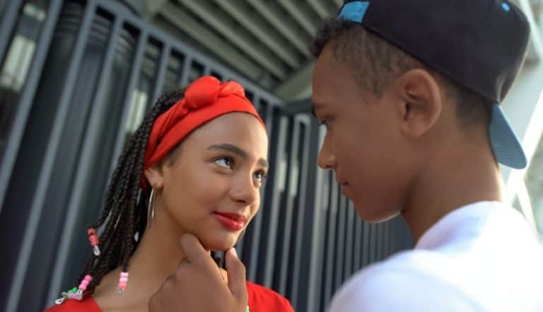 如何向女孩表白并成功让她成为你的女朋友