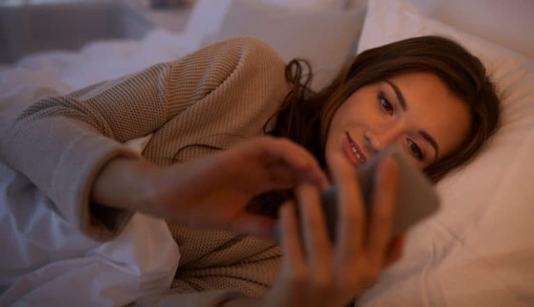 21种方法教你如何在线与女生开启对话，避免被忽视