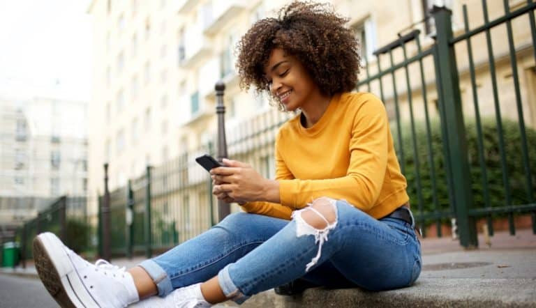 22条秘密规则教你如何通过短信打动女生，让她越发喜欢你