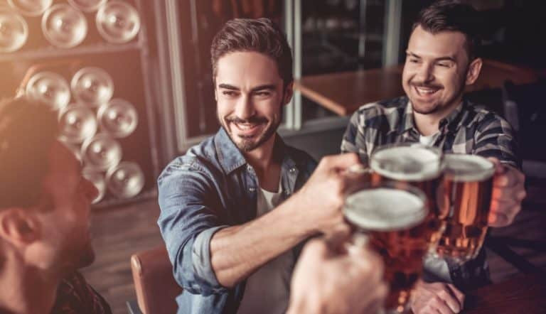 35个超有趣的单身派对创意及必知事项，无需脱衣舞女郎